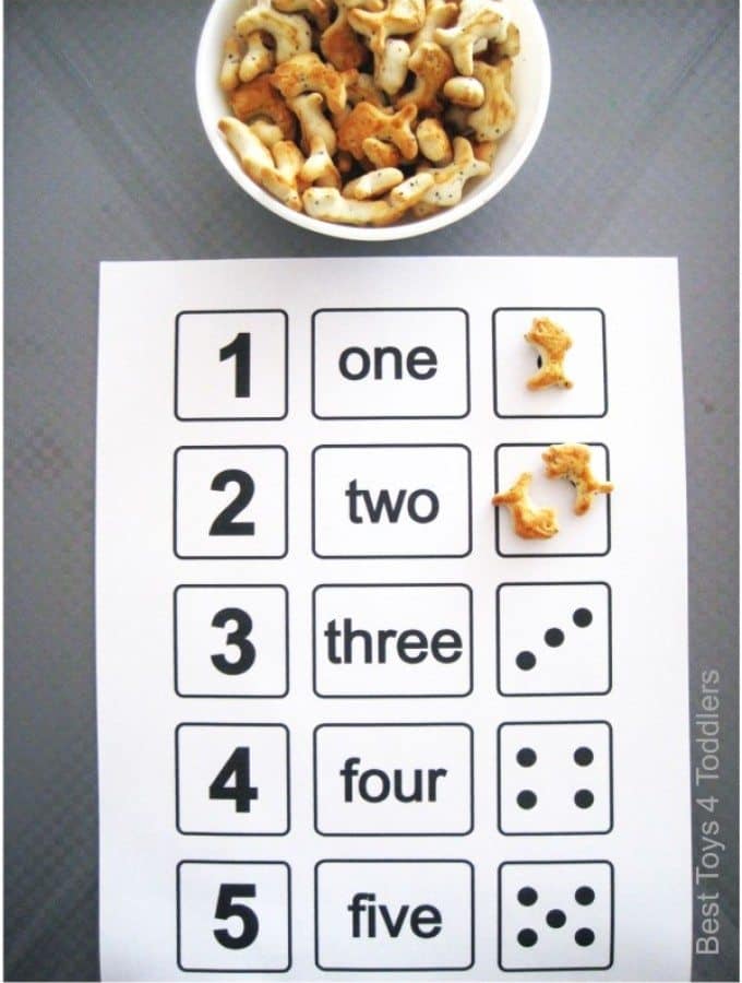 Fish crackers counting activity for toddlers and preschoolers