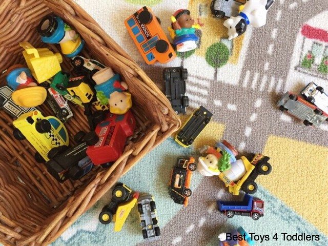 Best Toys 4 Toddlers - Teach children to clean up their toys and their playroom with these 5 simple steps that work!